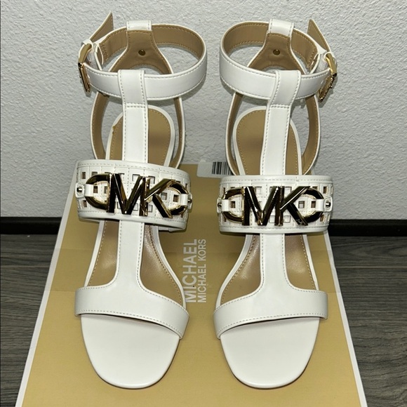 Michael Kors Women's Izzy T-Strap Dress Sandals - Picture 2 of 7